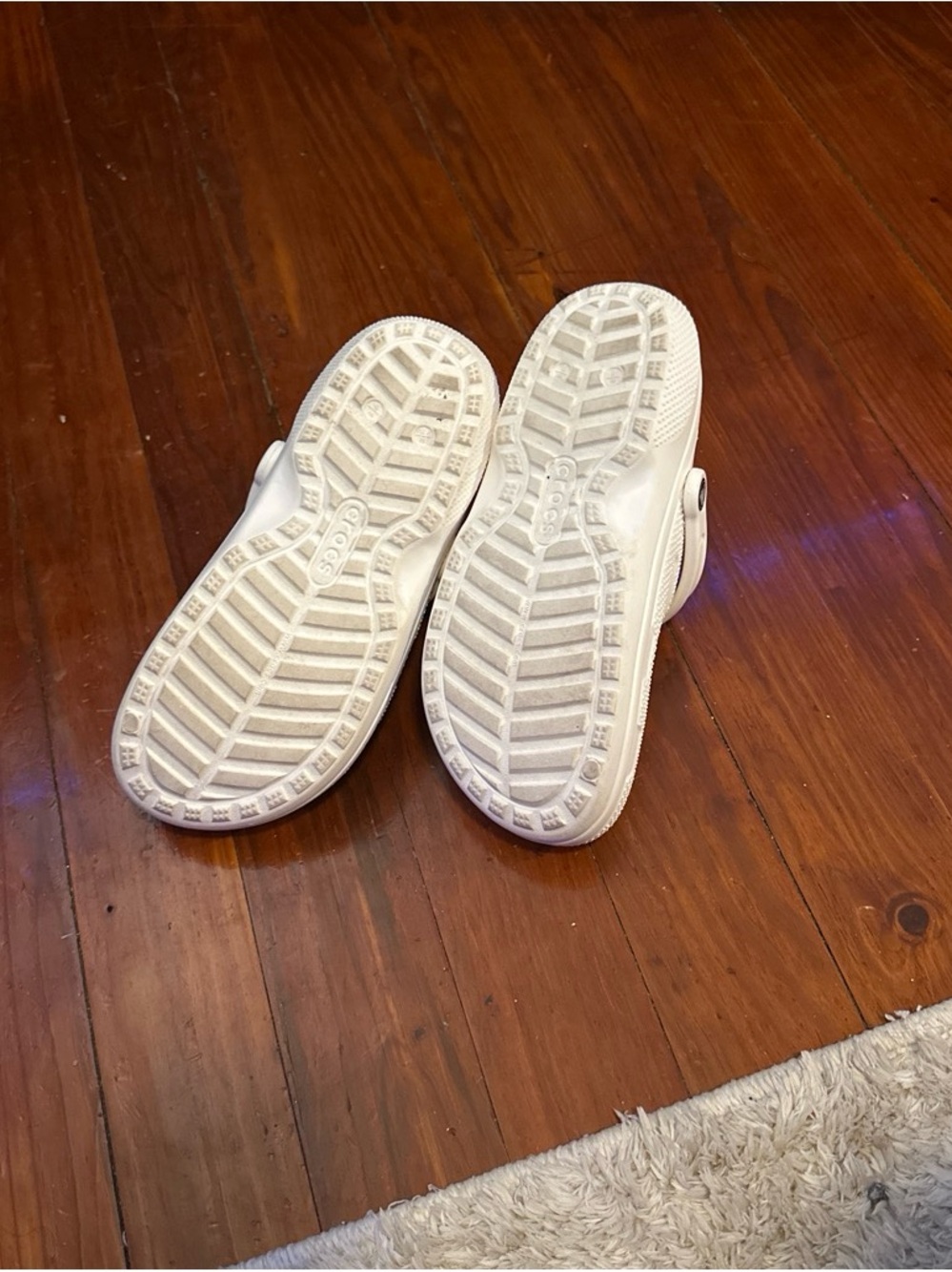 CROCS Kids Classic Lined Clog - White with Gray Lining - Picture 5 of 5